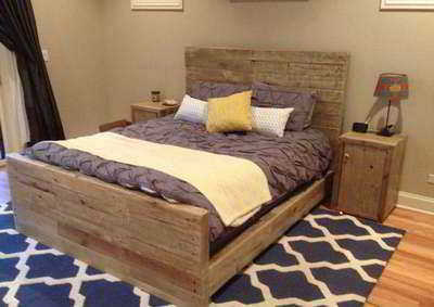 Кровать с прикроватными тумбочками